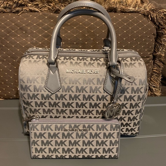 Michael Kors Handbags - Michael Kors Bedford Bag & Wallet over